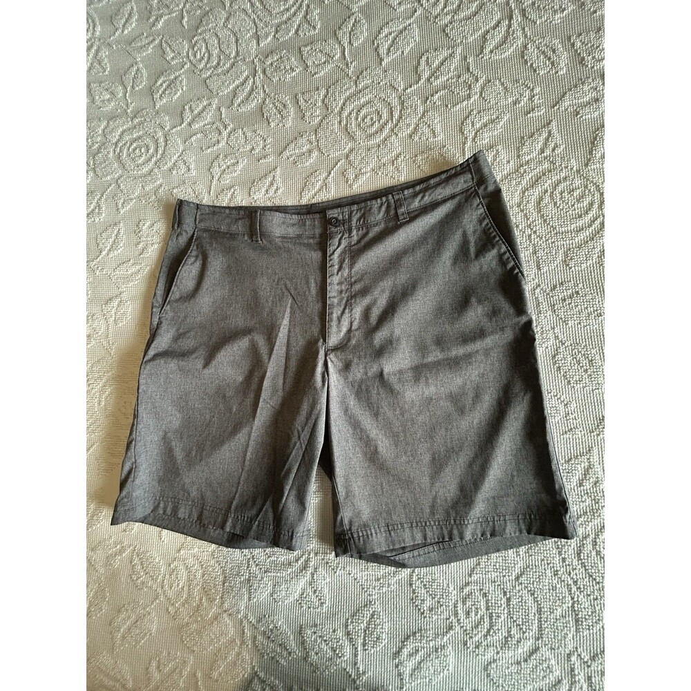 PGA TOUR Men’s Gray Golf Shorts Size 42 Stretch Performance 9.5”
